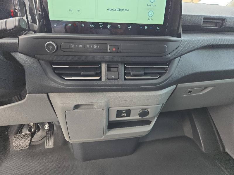 Ford Transit 320 L2H1 2.0 EcoBlue 136ch Limited BVA8  occasion  Fleury-les-Aubrais - photo n16