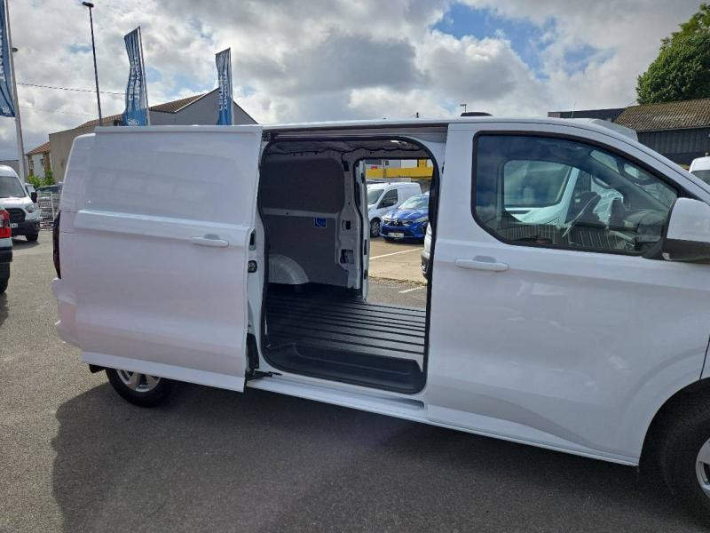 Ford Transit 320 L2H1 2.0 EcoBlue 136ch Limited BVA8  occasion  Fleury-les-Aubrais - photo n9