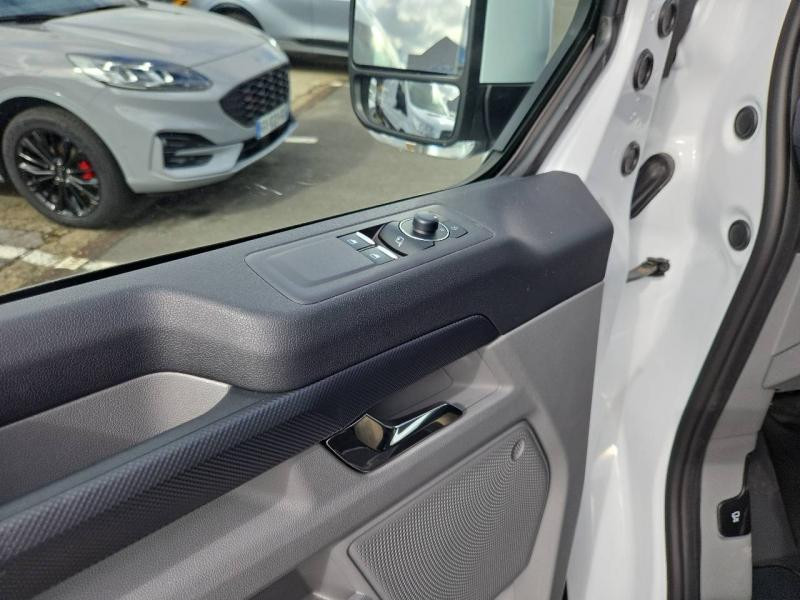 Ford Transit 320 L2H1 2.0 EcoBlue 136ch Limited BVA8  occasion  Fleury-les-Aubrais - photo n12