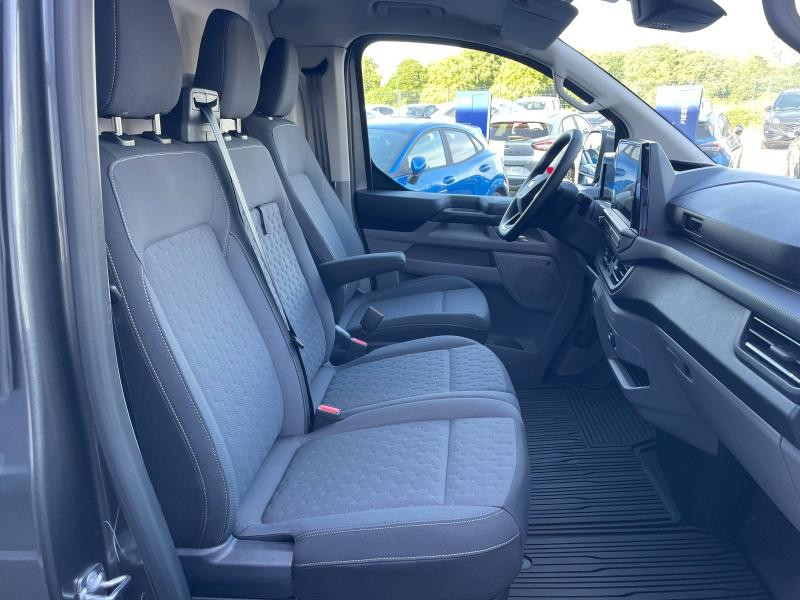 Ford Transit Fg 320 L1H1 2.5 Duratec 232ch Hybride rechargeable Limited C  occasion à Cesson - photo n°10