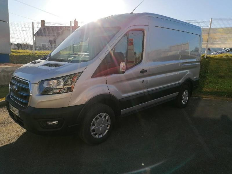 Ford Transit PE 390 L2H2 198 kW Batterie 75/68 kWh Trend Business  occasion  Saint-Doulchard - photo n3