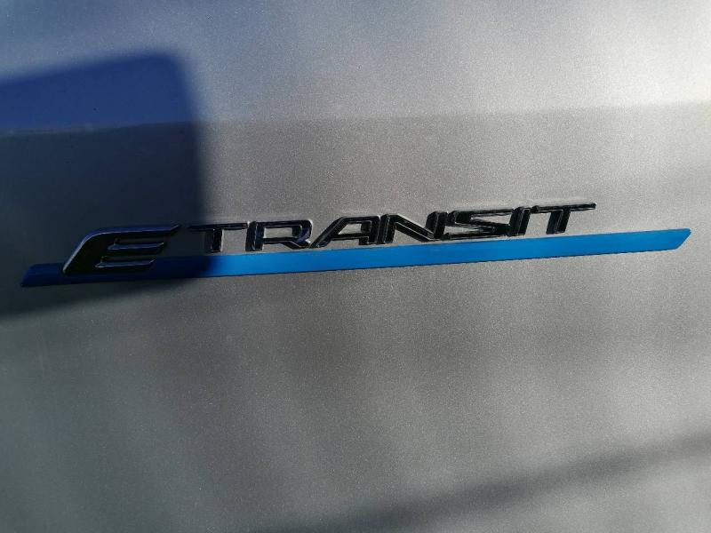Ford Transit PE 390 L2H2 198 kW Batterie 75/68 kWh Trend Business  occasion  Saint-Doulchard - photo n6