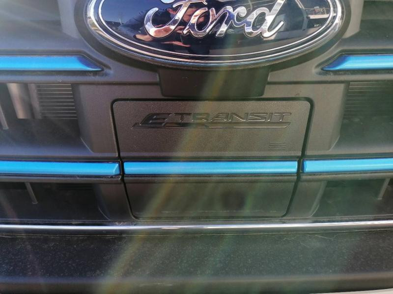 Ford Transit PE 390 L2H2 198 kW Batterie 75/68 kWh Trend Business  occasion  Saint-Doulchard - photo n10