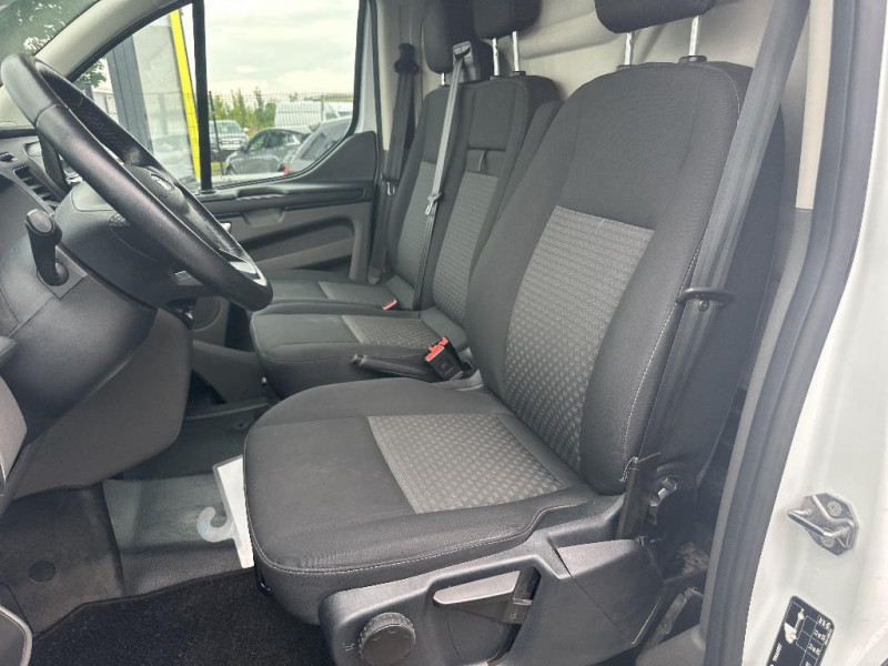 Ford Transit TRANSIT CUSTOM FOURGON 300 L1H2 2.0 ECOBLUE 105 TREND BUSINE 2022 - photo n°18 Ford Transit TRANSIT CUSTOM FOURGON 300 L1H2 2.0 ECOBLUE 105 TREND BUSINE  occasion à Crépy-en-Valois - photo n°18