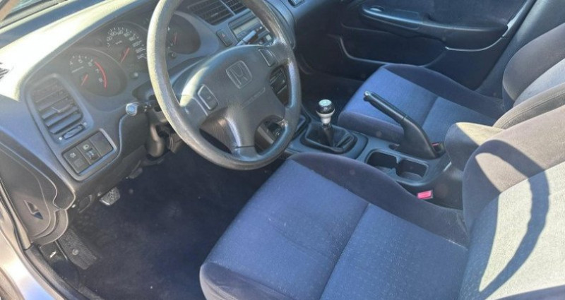 Honda Accord 1.8I 136CH LS 5P  occasion � LA FARLEDE - photo n�5