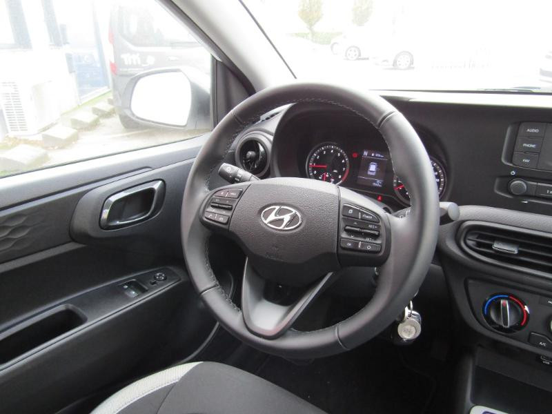 Hyundai i10 1.0 67ch ECO Intuitive BVR  occasion à La Roche-sur-Yon - photo n°11