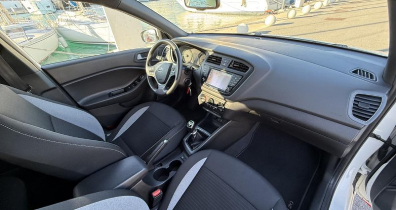 Hyundai i20 1.0 T-GDi 100 Edition #Navi 2017 - photo n°6 Hyundai i20 1.0 T-GDi 100 Edition #Navi  occasion à VILLENEUVE LOUBET - photo n°6