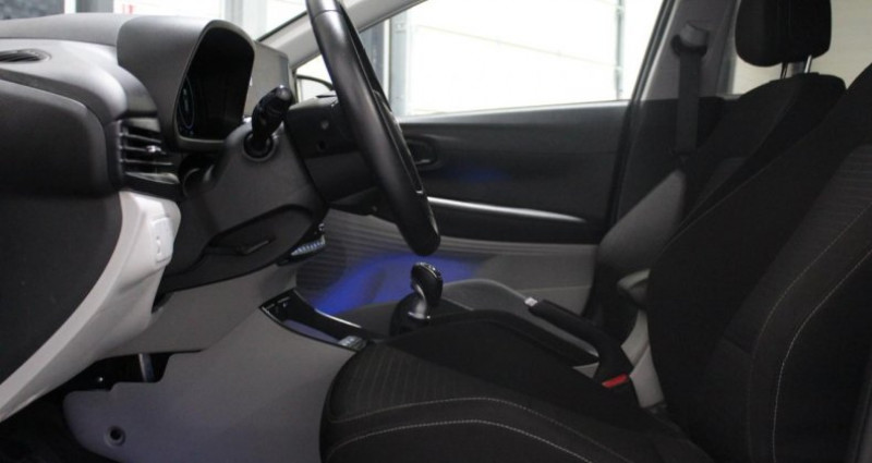 Hyundai i20 1.0 T-GDi Hybrid 48 V - 100 III BERLINE Creative - CARPLAY - 2022 - photo n°6 Hyundai i20 1.0 T-GDi Hybrid 48 V - 100 III BERLINE Creative - CARPLAY -  occasion à Venelles - photo n°6