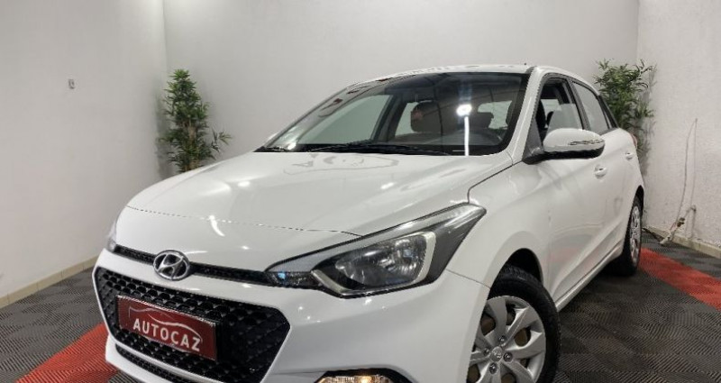 Hyundai i20 1.2 75 Initia +2016 *PREMIERE MAIN