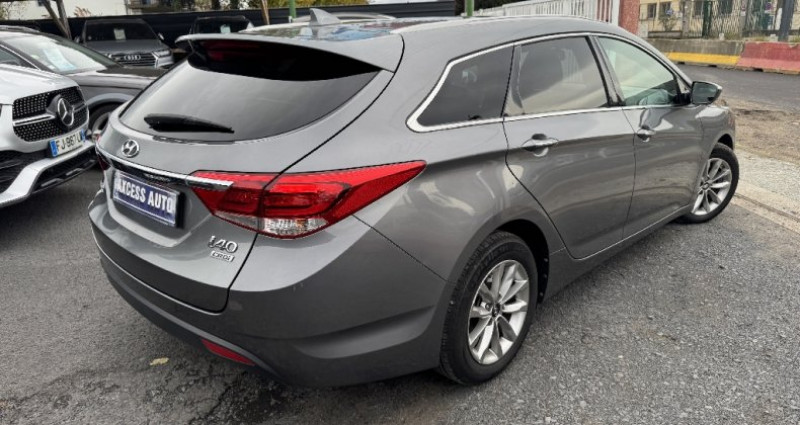 Hyundai i40 SW 1.7 CRDi 141 Blue Drive Intuitive DCT-7 2015 - photo n°2 Hyundai i40 SW 1.7 CRDi 141 Blue Drive Intuitive DCT-7  occasion à COURNON - photo n°2
