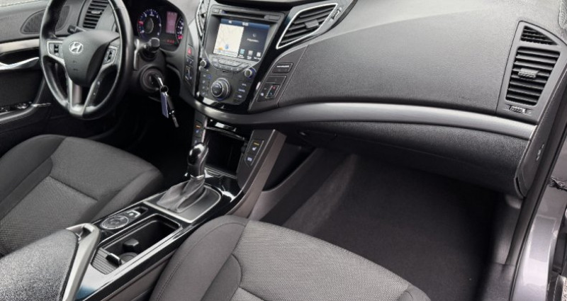 Hyundai i40 SW 1.7 CRDi 141 Blue Drive Intuitive DCT-7 2015 - photo n°5 Hyundai i40 SW 1.7 CRDi 141 Blue Drive Intuitive DCT-7  occasion à COURNON - photo n°5