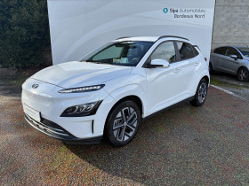 Hyundai Kona occasion 2022 mise en vente &agrave; Le Bouscat par le garage FIAT - ABARTH - HYUNDAI - SIPA AUTOMOBILES - BORDEAUX NORD - photo n&deg;1