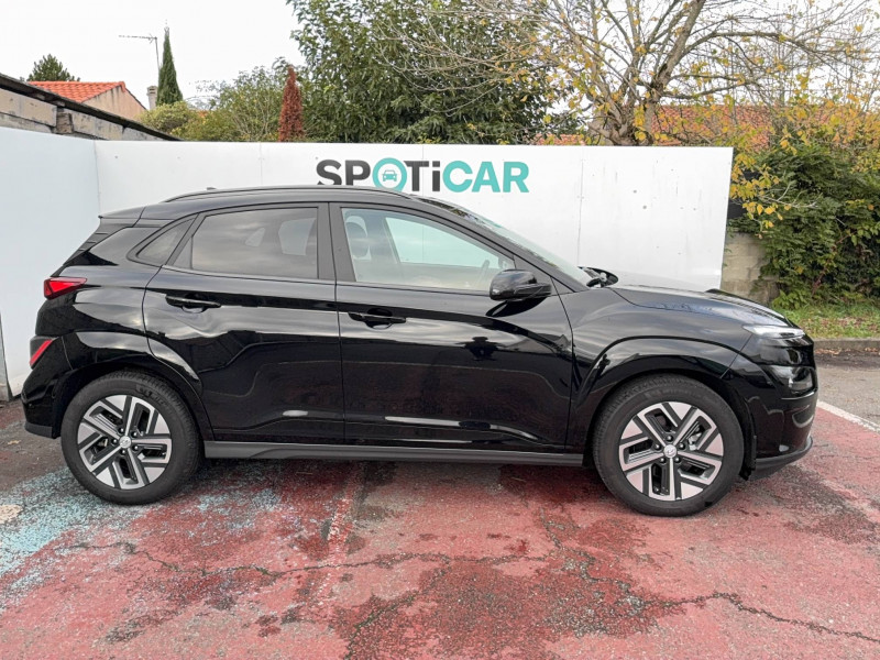 Hyundai Kona Kona Electrique 39 kWh - 136 ch Intuitive 5p 2020 - photo n°12 Hyundai Kona Kona Electrique 39 kWh - 136 ch Intuitive 5p  occasion à Libourne - photo n°12