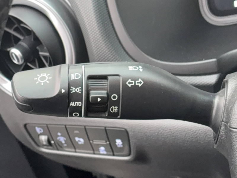 Hyundai Kona Kona Electrique 39 kWh - 136 ch Intuitive 5p 2020 - photo n°19 Hyundai Kona Kona Electrique 39 kWh - 136 ch Intuitive 5p  occasion à Libourne - photo n°19