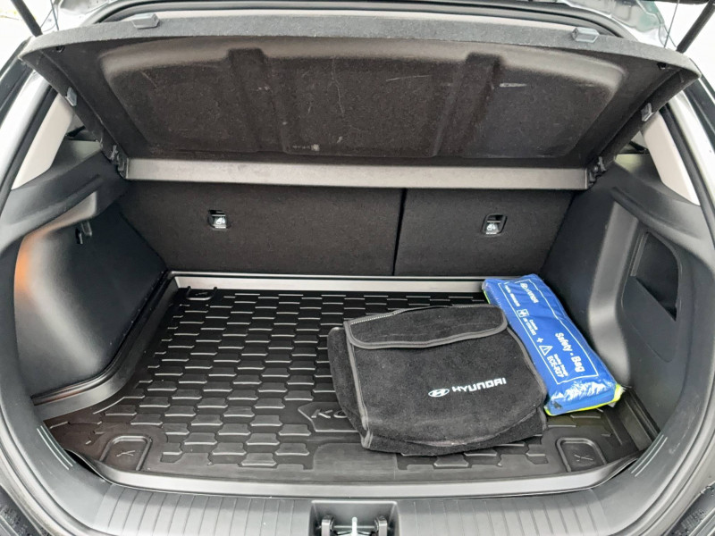 Hyundai Kona Kona Electrique 39 kWh - 136 ch Intuitive 5p 2020 - photo n°7 Hyundai Kona Kona Electrique 39 kWh - 136 ch Intuitive 5p  occasion à Libourne - photo n°7