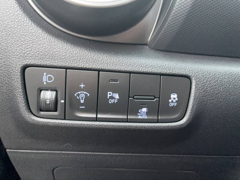 Hyundai Kona Kona Electrique 39 kWh - 136 ch Intuitive 5p 2020 - photo n°15 Hyundai Kona Kona Electrique 39 kWh - 136 ch Intuitive 5p  occasion à Libourne - photo n°15