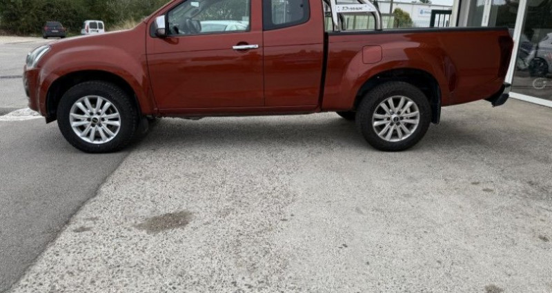 Isuzu D-Max 1.9 DDI 164CH SPACE PLANET A-C 4X4 2017 - photo n°7 Isuzu D-Max 1.9 DDI 164CH SPACE PLANET A-C 4X4  occasion à FUVEAU - photo n°7