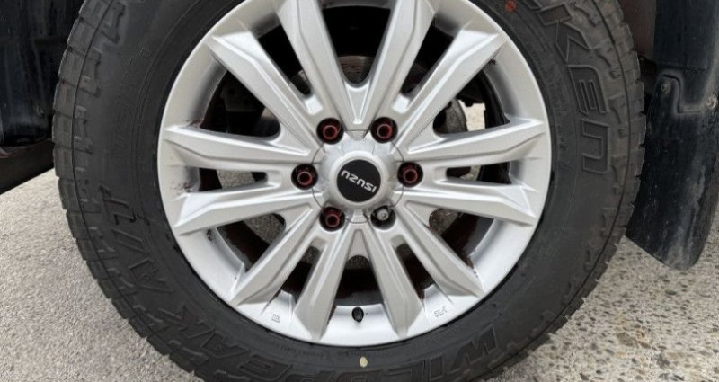 Isuzu D-Max 1.9 DDI 164CH SPACE PLANET A-C 4X4 2017 - photo n°6 Isuzu D-Max 1.9 DDI 164CH SPACE PLANET A-C 4X4  occasion à FUVEAU - photo n°6