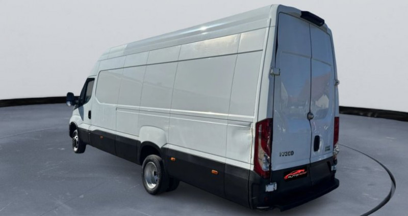 Iveco DAILY 35S18 180 ch BVA Hi-Matic roues arrières jumelées Caméra de  2020 - photo n°4 Iveco DAILY 35S18 180 ch BVA Hi-Matic roues arrières jumelées Caméra de   occasion à Nevers - photo n°4