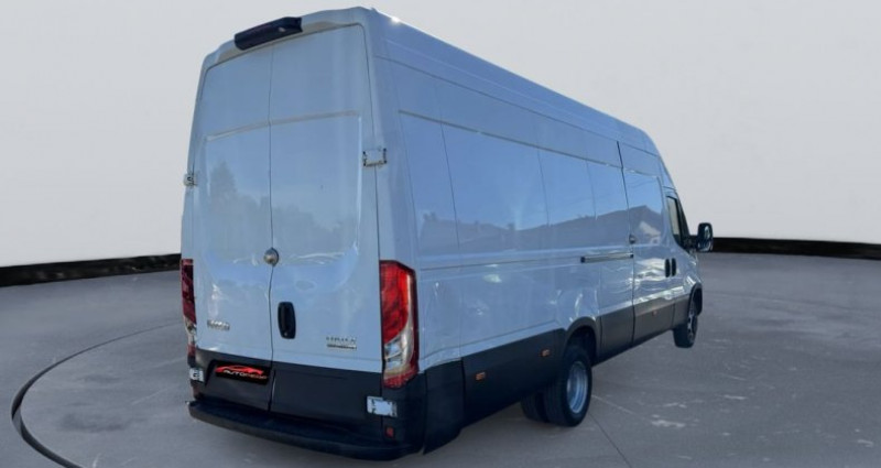 Iveco DAILY 35S18 180 ch BVA Hi-Matic roues arrières jumelées Caméra de  2020 - photo n°3 Iveco DAILY 35S18 180 ch BVA Hi-Matic roues arrières jumelées Caméra de   occasion à Nevers - photo n°3