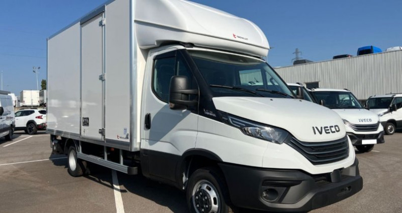 Iveco DAILY CAISSE 35C18 A8 180CV 3L 20M3 CAPUCINE 2025 Iveco DAILY CAISSE 35C18 A8 180CV 3L 20M3 CAPUCINE  occasion à MIONS