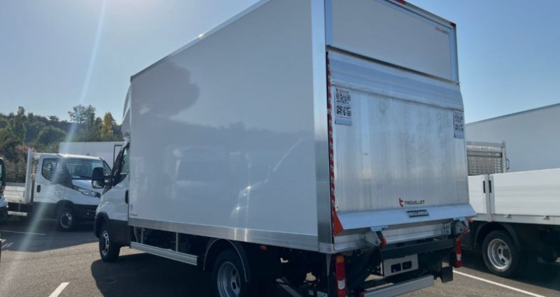 Iveco DAILY CAISSE 35C18 A8 180CV 3L 20M3 CAPUCINE 2025 - photo n°2 Iveco DAILY CAISSE 35C18 A8 180CV 3L 20M3 CAPUCINE  occasion à MIONS - photo n°2