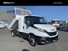 Iveco DAILY occasion 2022 mise en vente à POITIERS par le garage SDVI Poitiers - photo n°1