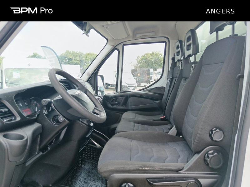 Iveco DAILY CCb 35C18H Empattement 3750  occasion  ST LEGER DE LINIERES - photo n8