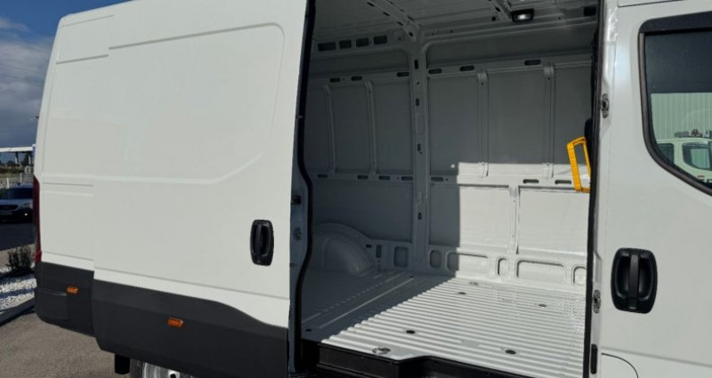 Iveco DAILY FOURGON 35C18 180CV 3L L3H2 12M3 2025 - photo n°4 Iveco DAILY FOURGON 35C18 180CV 3L L3H2 12M3  occasion à MIONS - photo n°4