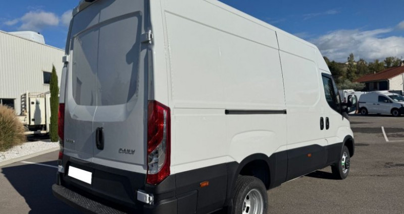 Iveco DAILY FOURGON 35C18 180CV 3L L3H2 12M3 2025 - photo n°2 Iveco DAILY FOURGON 35C18 180CV 3L L3H2 12M3  occasion à MIONS - photo n°2