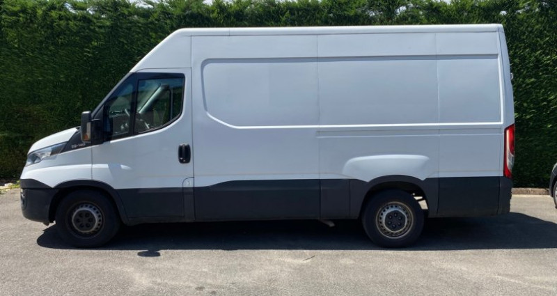 Iveco DAILY L2H2 Fourgon 35S14 2.3 L 136 ch Prix Hors Taxes 2019 - photo n°2 Iveco DAILY L2H2 Fourgon 35S14 2.3 L 136 ch Prix Hors Taxes  occasion à Chazay-d'azergues - photo n°2