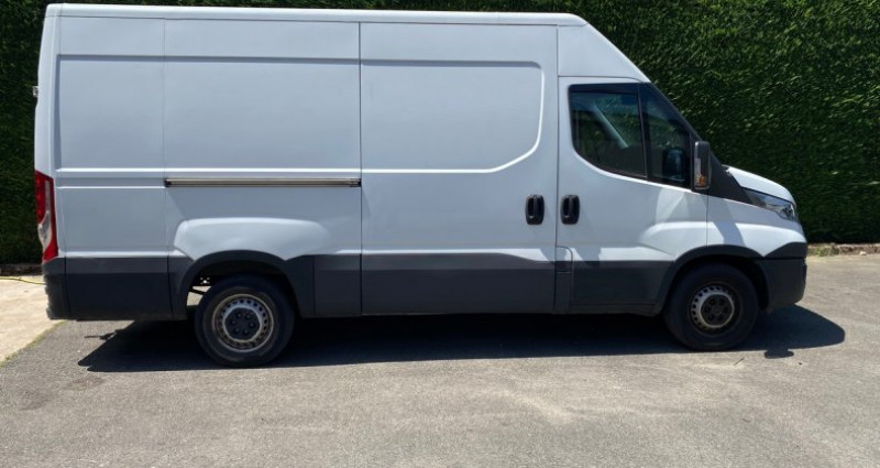 Iveco DAILY L2H2 Fourgon 35S14 2.3 L 136 ch Prix Hors Taxes 2019 - photo n°5 Iveco DAILY L2H2 Fourgon 35S14 2.3 L 136 ch Prix Hors Taxes  occasion à Chazay-d'azergues - photo n°5