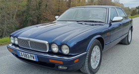 Jaguar Daimler , garage ADN AUTOMOBILE 07  cruas