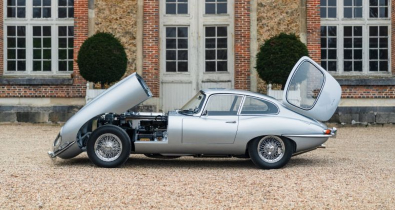 Jaguar E-Type 3.8L FHC  occasion à Paris 7 - photo n°5