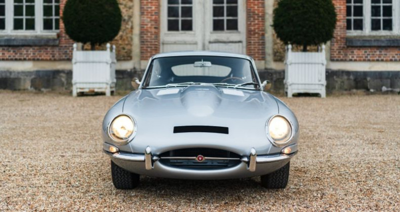 Jaguar E-Type 3.8L FHC  occasion à Paris 7 - photo n°2