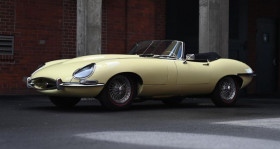 Jaguar E-Type , garage GOOD TIMERS  LYON