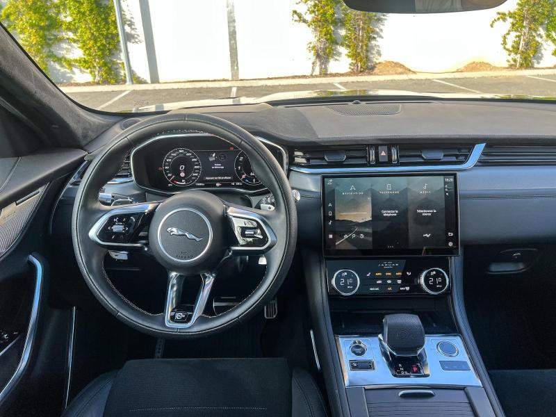 Jaguar F-Pace SVR 5.0 550ch BVA8 AWD  occasion à MONACO - photo n°4