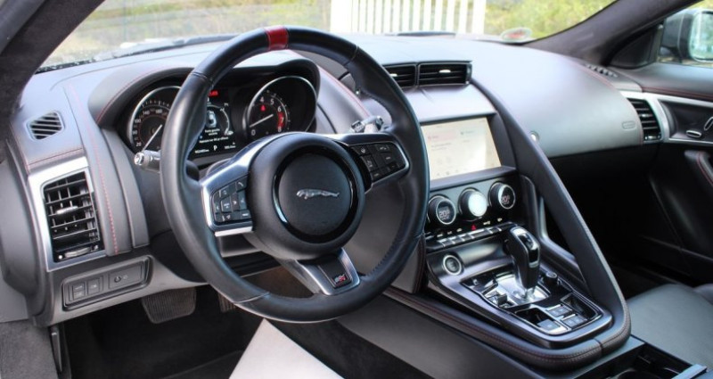 Jaguar F-Type (2) coupe 2.0 300 chequered flag auto vehicule de seconde ma  occasion � Fontenay Sur Eure - photo n�3