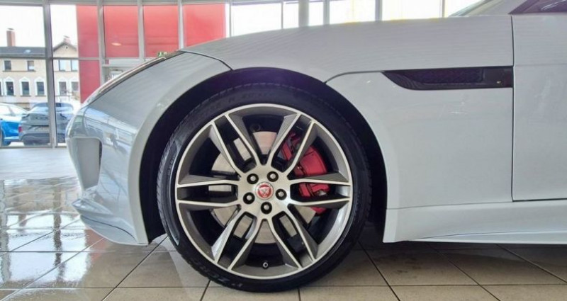 Jaguar F-Type CABRIOLET V8 5L Essence Suralimente 550 ch BVA8 AWD R  occasion à La Chapelle Des Fougeretz - photo n°2