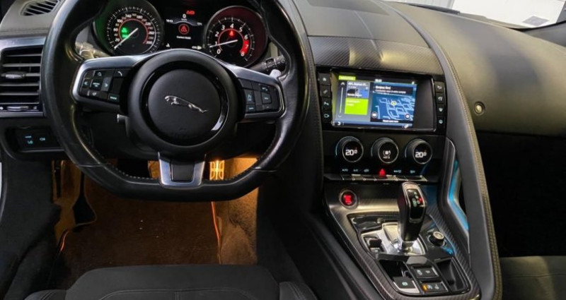 Jaguar F-Type COUPE 2.0L 300CH R-DYNAMIC CAMERA DE RECUL 2017 - photo n°2 Jaguar F-Type COUPE 2.0L 300CH R-DYNAMIC CAMERA DE RECUL  occasion à Le Versoud - photo n°2