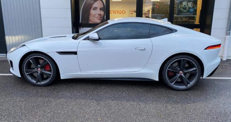 Jaguar F-Type COUPE 2.0L 300CH R-DYNAMIC CAMERA DE RECUL 2017 - photo n°6 Jaguar F-Type COUPE 2.0L 300CH R-DYNAMIC CAMERA DE RECUL  occasion à Le Versoud - photo n°6