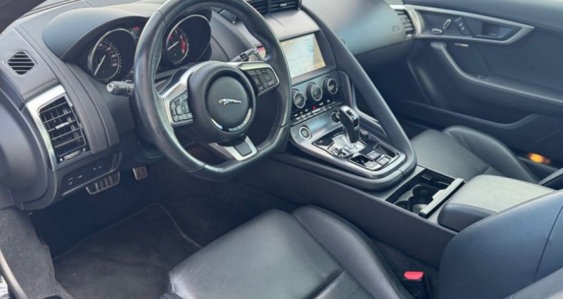 Jaguar F-Type Coupe 2.0T 300ch R-Dynamic BVA8  occasion  SAINT MARTIN D'HERES - photo n5