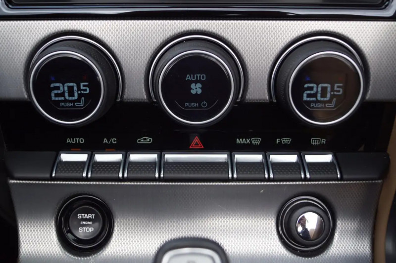 Jaguar F-Type V6 3L  340 ch BVA  occasion  Beaupuy - photo n8