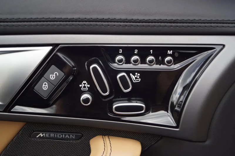 Jaguar F-Type V6 3L  340 ch BVA  occasion  Beaupuy - photo n19