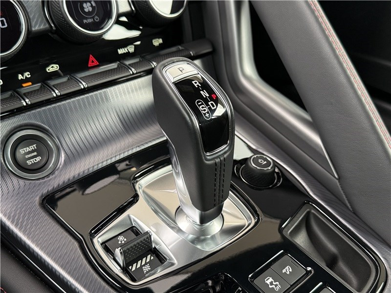 Jaguar F-Type V8 5L 450 CH BVA8 R-Dynamic  occasion  MERIGNAC - photo n18