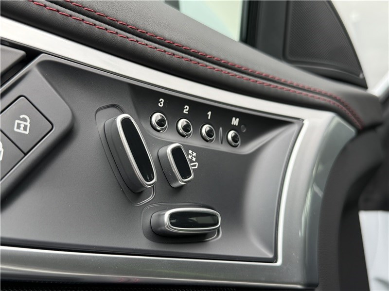 Jaguar F-Type V8 5L 450 CH BVA8 R-Dynamic  occasion  MERIGNAC - photo n14