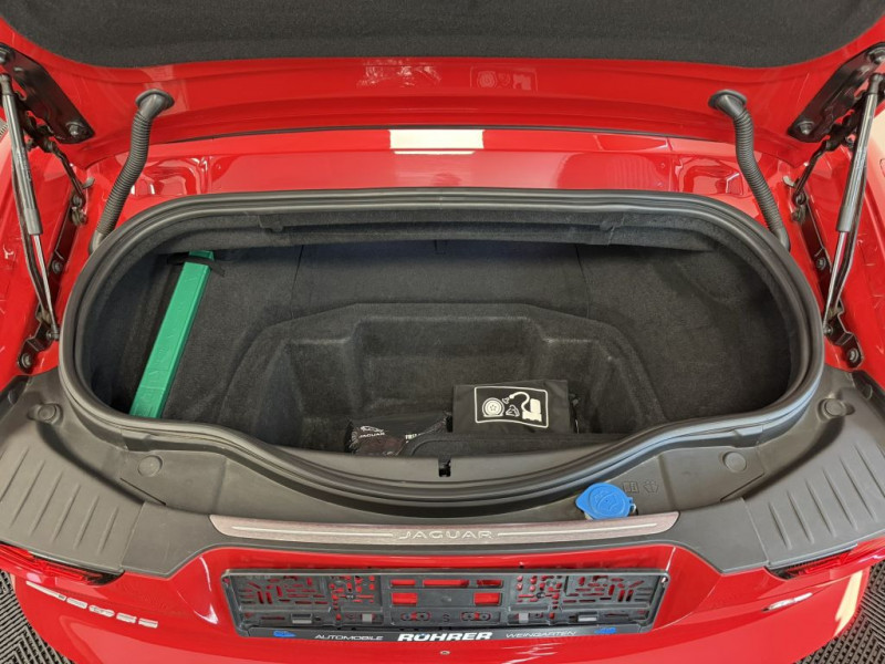 Jaguar F-Type V8 5L  550 ch BVA AWD  occasion  Beaupuy - photo n8