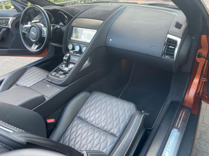 Jaguar F-Type V8 5L  550 ch BVA AWD  occasion  Beaupuy - photo n3