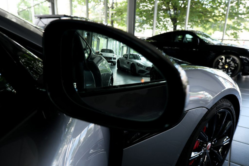 Jaguar F-Type V8 5L  575 ch BVA AWD  occasion  Beaupuy - photo n4