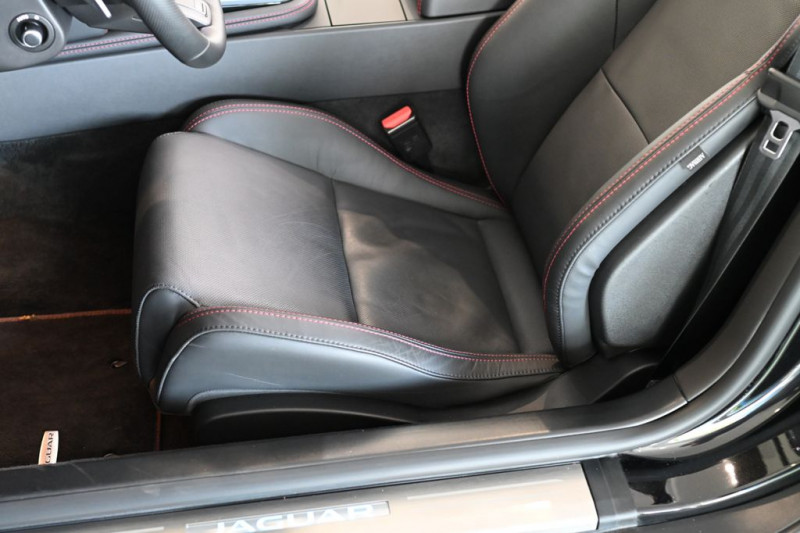 Jaguar F-Type V8 5L  575 ch BVA AWD  occasion  Beaupuy - photo n6
